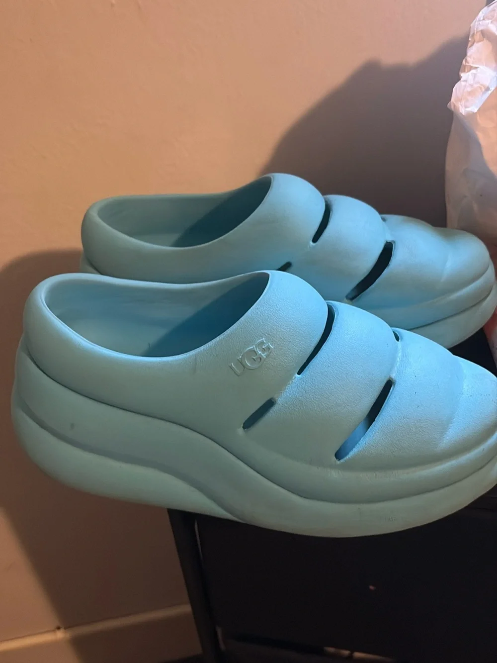 UGG Light Blue Logo Slide